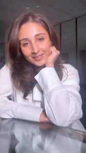 Dhvani Bhanushali Instagram - Main To Bhool Gayi Duniya Ka Pata Yaara Jab Se Tujhe Hai Jaana 💙 #Duniya