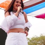 Dhvani Bhanushali Instagram - Celebrating life through colours and music 💛 #holi #throwback