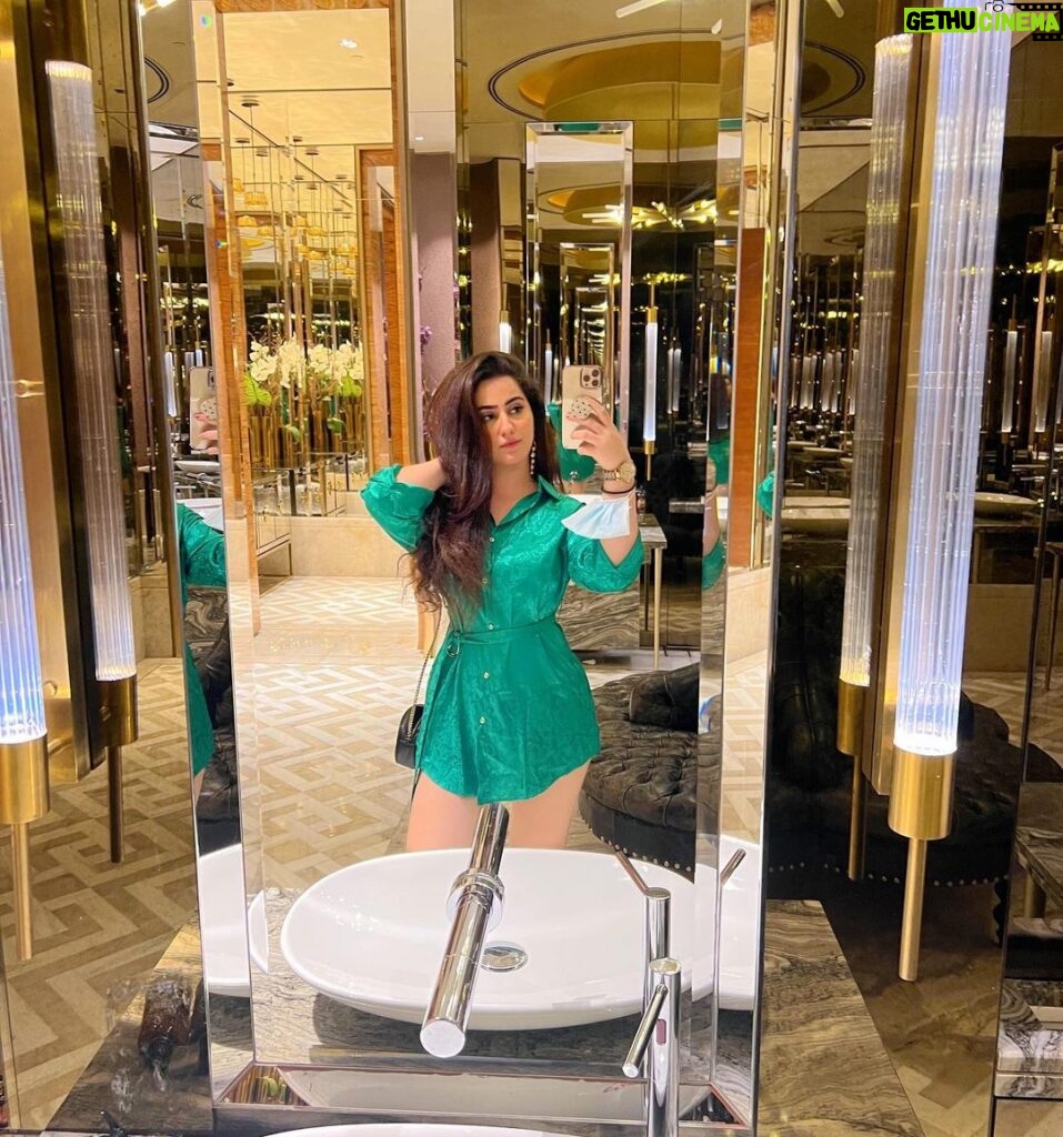 Diana Khan Instagram - She a bad lil thanggggg 🥂🐍❤️‍🔥 Dubai, United Arab Emiratesدبي
