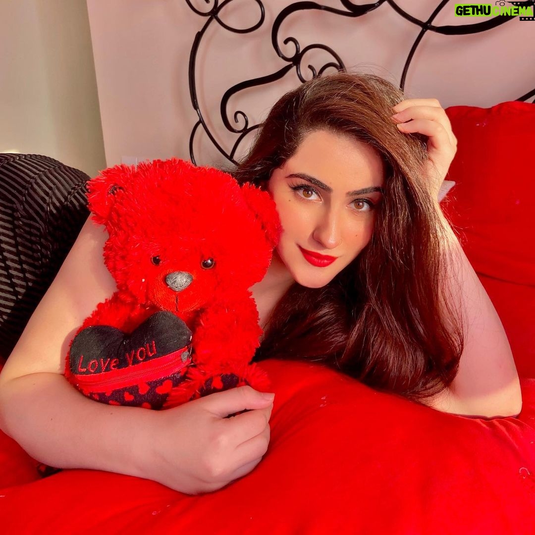 Diana Khan Instagram - I’m giving you 365 days to fall in love with me and if you don’t then I’ll set you free ❤️🔥