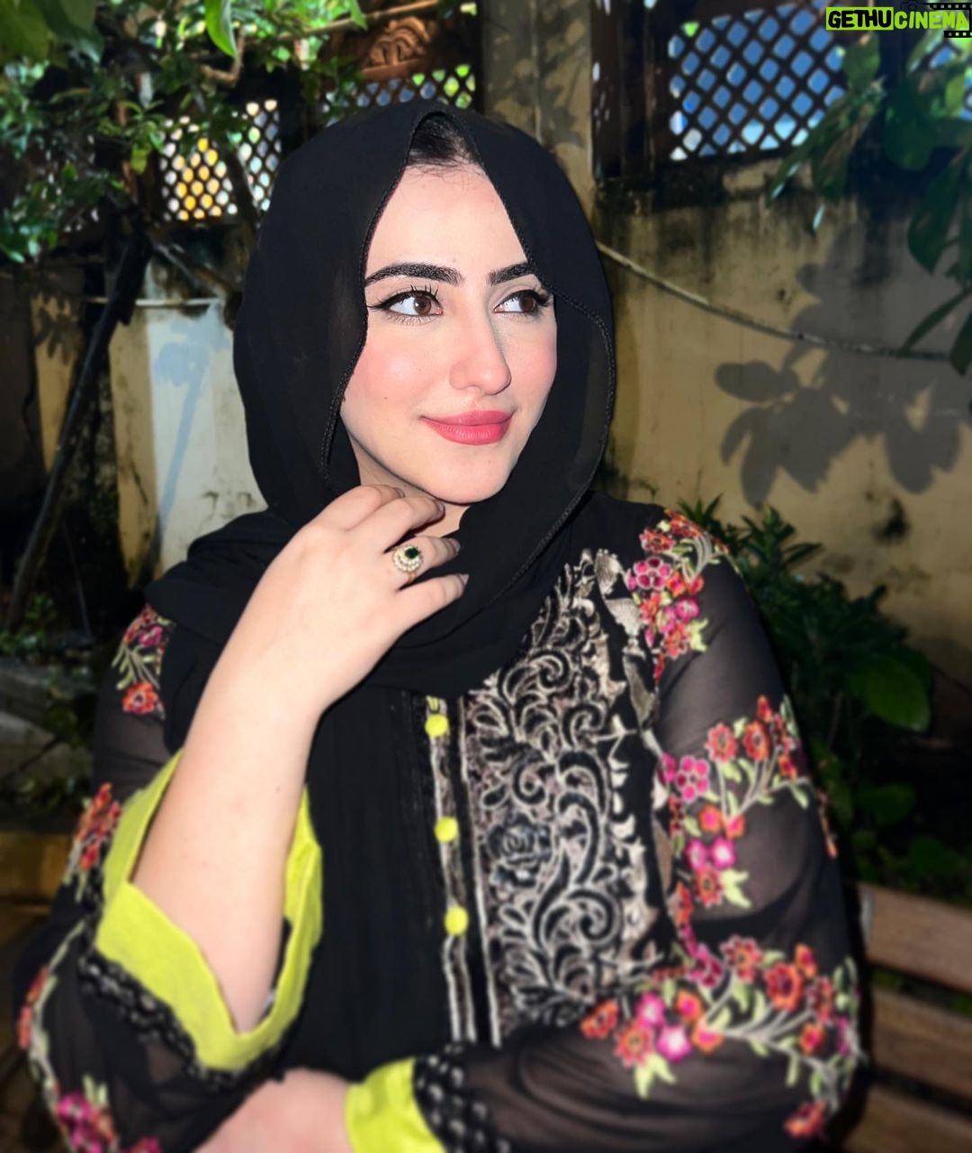 Diana Khan Instagram - Taawez banake mai pehnu usse…..