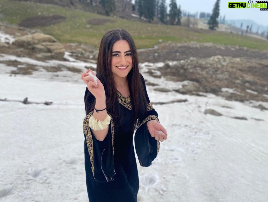 Diana Khan Instagram - You're never too old for a snowball fight ❄️ ⛄️