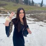 Diana Khan Instagram - You're never too old for a snowball fight ❄️ ⛄️