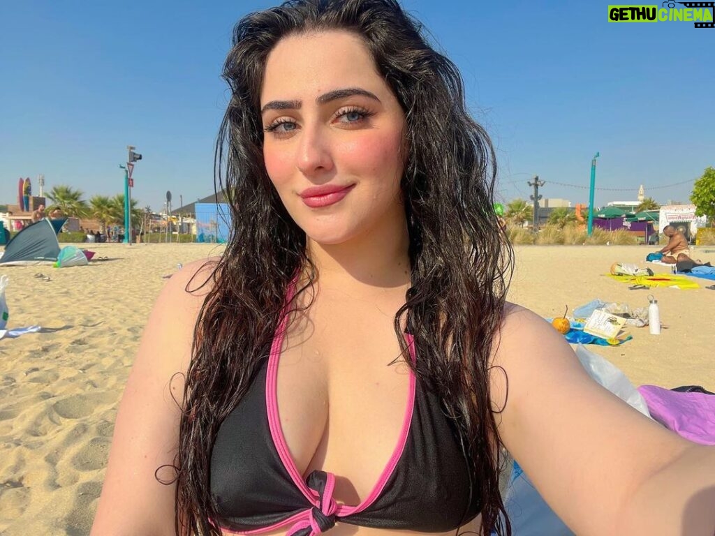 Diana Khan Instagram - Te quiero amor mío❤️🌊☀️ Kite Beach Dubai