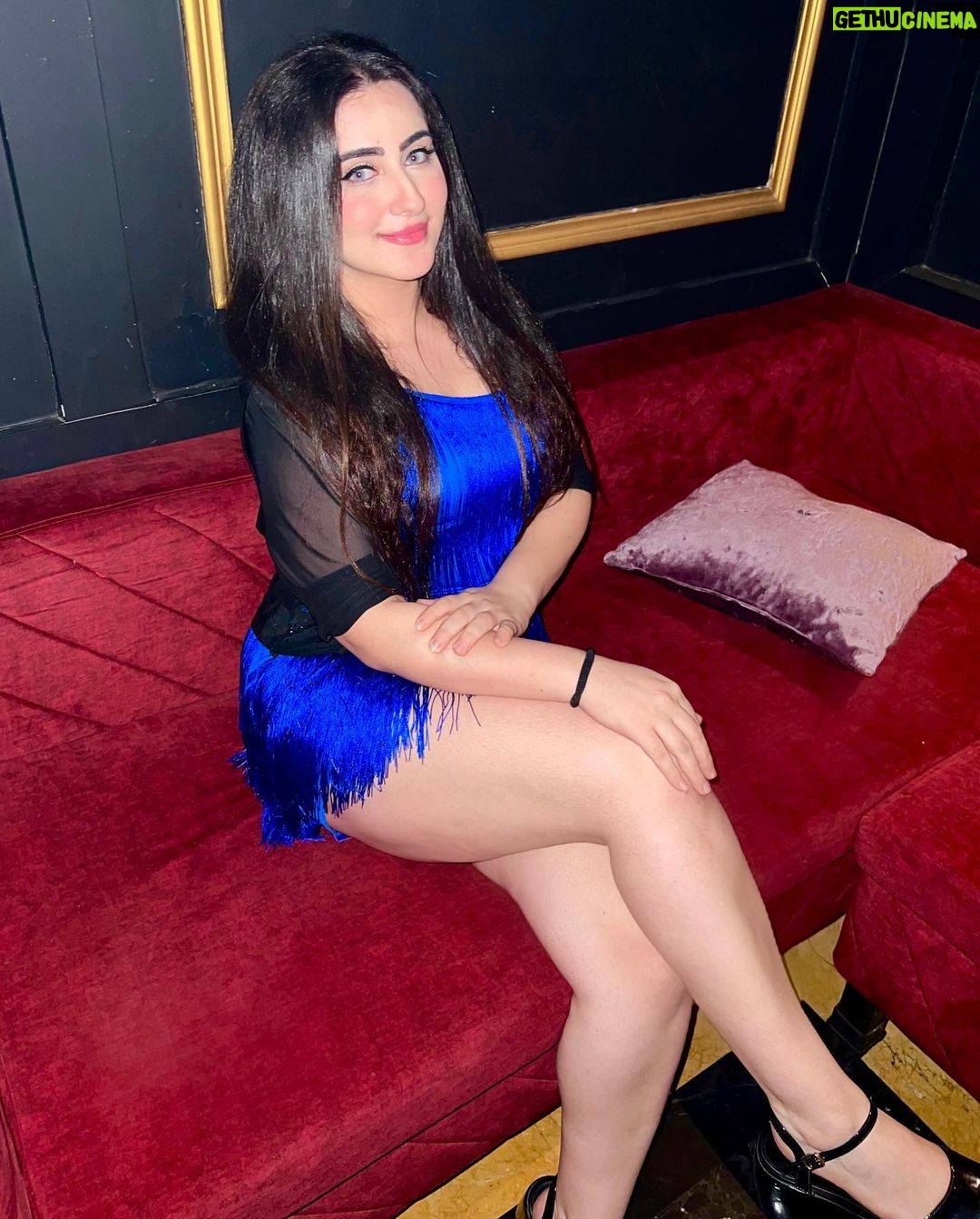 Diana Khan Instagram - Overwhelmed, heart full and glowing with gratitude is how I’m feeling after reading your birthday wishes guys♥️😇 Thank you for everything 🙏🏻🫶🏻 #22🥂