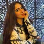 Diana Khan Instagram - à la folie…..