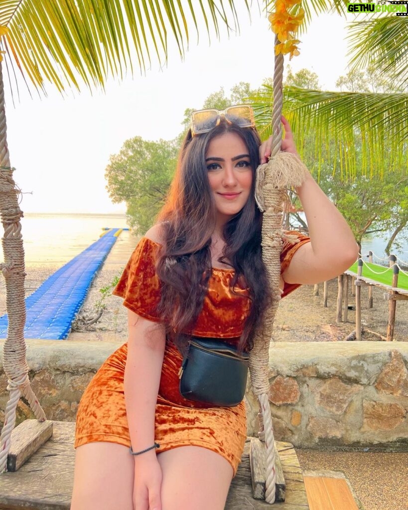 Diana Khan Instagram - I just need you and some sunsets 🌸🥰✨ #krabithailand🇹🇭☀️🏝🌊💗 Krabi, Thailand