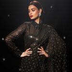 Diana Penty Instagram - Cant get enough of this @abrahamandthakore saree with a tie! For #ElleList2023 last night. Jewellery: @_sheraani_ Glam: @Shraddhamishra8 Styling: @namitaalexander Photographer: @vidhigodha