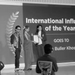 Diipa Khosla Instagram - “I paint flowers so they will not die” - Frida Khalo Back to Bombay and immediately at the @entrepreneurind @entrepreneur awards. Thank you for the honour! What a night! Thank you, thank you, thank you for “International Influencer of the year” 🏆 Also, does anything ever truly beat a red sari & flowers? ❤️🌺🌹 Team team team (would be nothing without you guys) Wearing @itrhoffical Styled by: @tryagaintoobad @styled_by_meera Styling team: @radhika__palange @jharna.art Jewellery: @amamajewels Footwear: @charleskeithoffical Glam: @suprabha_jadhav Hair @rakshandairanimakeupandhair Location @wedostudio.mumbai Shot by: @picture_tailor @that_cameraguyy Mumbai, Maharashtra