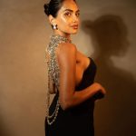 Diipa Khosla Instagram - Me 🤝🏽 bejeweled gowns… A night to remember with @elleindia Beauty Awards 2023 🪩✨ Dress by @marchesafashion Earrings by @tikamdasmotiramjewellers Rings @h.ajoomal Shoes by @versace Styled by @tanghavri HMU @suprabha_jadhav @dinkle_mua Photography @picture_tailor @that_cameraguyy