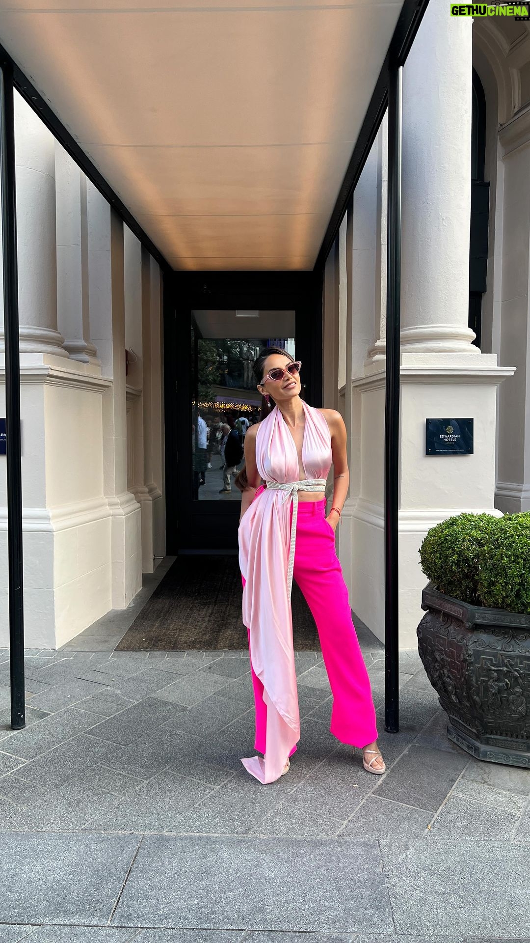 Diipa Khosla Instagram - A veeeeerry pink evening for @barbiethemovie in London!🎀 Living my childhood dreams 💖💖💖 Thank you for having me @warnerbrosuk Wearing @nue_studio top & @davidkomalondon pants Pink diamonds by @nourbyjahan Shoes by @renecaovilla Glam by @charlottetilbury Hair by @joekelllz