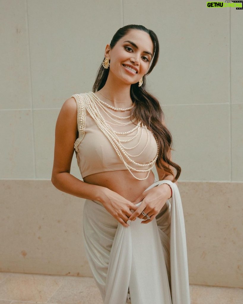 Diipa Khosla Instagram - So in love with this pearl sari by my dearest @siddartha_tytler that I wore for Day 1 of our Diwali Pop up 🤍 London, United Kingdom