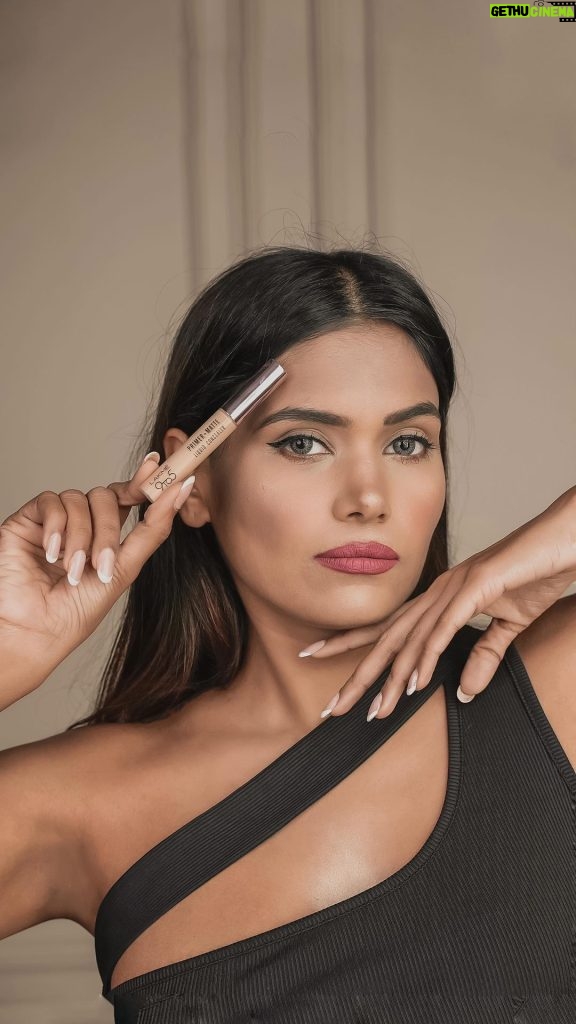 Dimpi Sanghvi Instagram - #ad Never knew one product can be such a game changer, with @lakmeindia 9 to 5 Primer + Matte concealer my makeup game has really become strong. In this video I have shared some of the basic & easy ways in which you can use a concealer. I love using shade 16 sand as it suits my skin tone & gives me a natural mattifying finish. This concealer is oil free & mask blemishes, acne marks & other pigmentation flawlessly. I believe a concealer should always be in your makeup bag because you can conceal your dark circles, mask blemishes & acne spots & can also highlight & contour your face all with just one product plus it’s super compact to carry. Go get yourself this easy to apply concealer and try these techniques to get this flawless make up finish. I swear by this concealer in my makeup bag as a must have essential. #lakmeconcealers #faceconcealers #lakmeindia #dimpisanghvi #concealer #concealerhacks #concealertutorial #concealertricks #highlight #contour #darkcircles #makeup #makeuptricks India