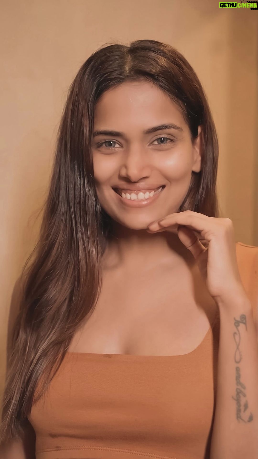 Dimpi Sanghvi Instagram - Must have viral combo for double cleansing from @simpleskincareindia 🌿 I cannot emphasize enough on the importance of double cleansing in having clean & hydrated skin. It has been a part of my skincare routine since years & helps me remove all the makeup & dirt from deep within leaving no residue. Try out Simple micellar water & hydrating facial wash combo because it is the perfect for double cleansing & is loved by everyone 🫶 #simpleskincareindia #keepitsimple #dimpisanghvi #skincare #doublecleansing #ad