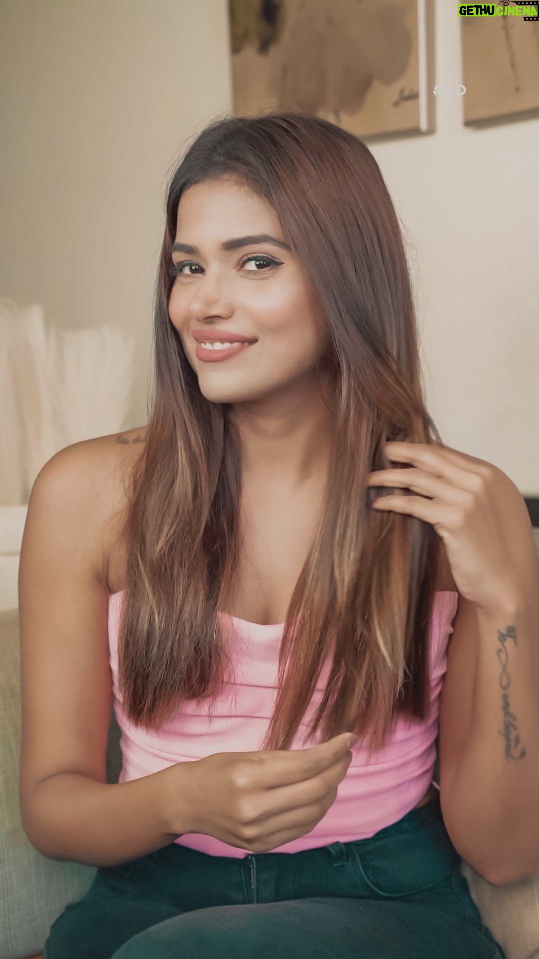 Dimpi Sanghvi Instagram - The @lovebeautyandplanet_in Argan Oil & Lavender Anti-Frizz Hair serum is going viral EVERYWHERE & I just had to give it a try!! They call it the #FrizzFreeGenie & I think the nickname is just perrrrfect! It really does tame frizz & give you smooth hair instantly. It keeps my hair soft for really long hours & leaves it smelling like lavender all day long! ππ I highly recommend trying it out, trust me, your hair will thank you for it! #Ad #lovebeautyandplanet #frizzcontrol #instantfrizzcontrol #newlaunch #dimpisanghvi