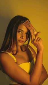 Dimpi Sanghvi Instagram - One skincare tip that I swear by is wearing sunscreen everyday. Exposure to harmful UVA & UVB rays can cause serious damage & lead to dark patches. I use Pond’s Serum Boost Sunscreen Gel because - - Contains power of SPF & Niacinamide C duo - Prevents & fades dark patches - Has non oily & non sticky texture - It is ultra-light & quick absorbing - Leaves no white cast So today, I ask you to take an oath with me to use sunscreen everyday indoor & outdoors 🫶 You can get this new gel based sunscreen from Pond’s website https://ponds.in/collections/sunscreen #collaboration #PondsSunscreen #PondsSerumBoostSunscreen #ProtectandFade #PondsSkincare #Skincare #SkincareGoals #SunExpert #SPF #Sunscreen #SkincareEssentials #Suncare #DimpiSanghvi