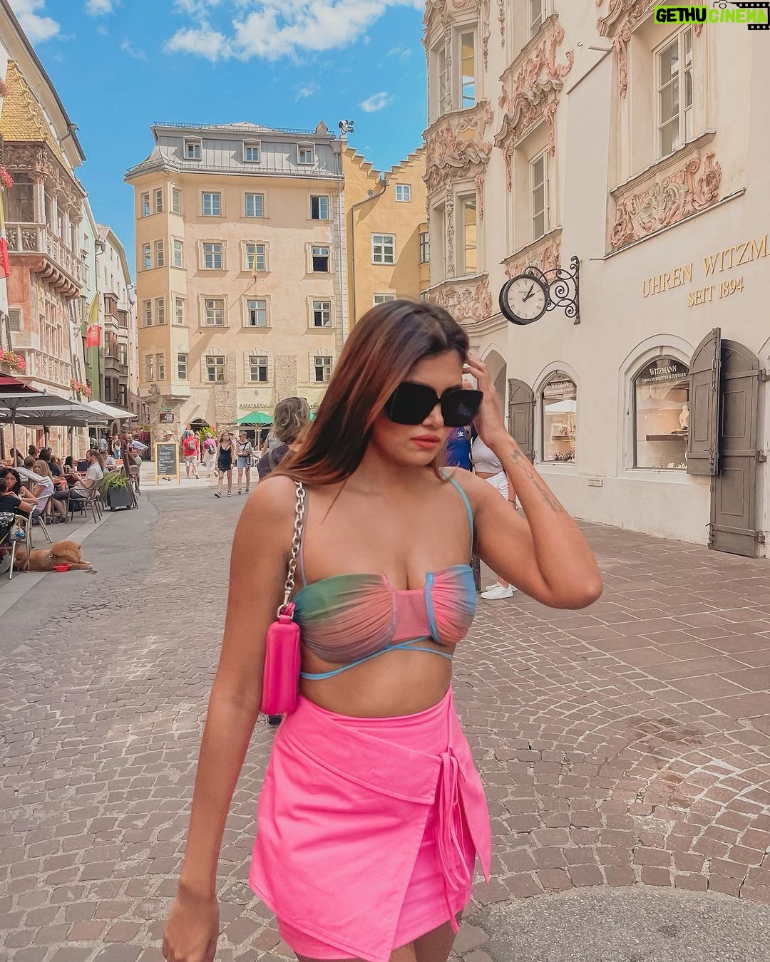 Dimpi Sanghvi Instagram - Living my European summer dream at the fairy tale town of Innsbruck, Austria π @visitaustria @innsbrucktourism @visittirol @dasbrahms @hoteldasinnsbruck #dimpitraveldiaries #dimpisanghvi #feelaustria #visitaustria #visittirol #lovetirol #myinnsbruck #hoteldasinnsbruck