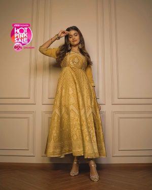 Dimpi Sanghvi Instagram - #StayStylish with Nykaa Fashion’s Hot Pink Sale where everything is at upto 80% off! ✨

I got some of my favourite ethnic pieces from Aurelia, ensuring a year-round perfection in my wardrobe. What I adore about this outfit is its versatility, as it can be dressed up or dressed down depending on the occasion. You can get these and many more styles from brands like W, Biba, Soch, all available on Nykaa Fashion

Products featured: 
Aurelia Golden Round Neck Printed Dress 

Download the Nykaa Fashion App and shop your favourites before they run out of stock. 

#hotpinksale #hottestsaleoftheyear #spotwhatshot #staystylish #dimpisanghvi #ad

Hair & Makeup - @kajolrpaswwan @kajolrpaswwanteam @kajolrpaswwanmakeupacademy