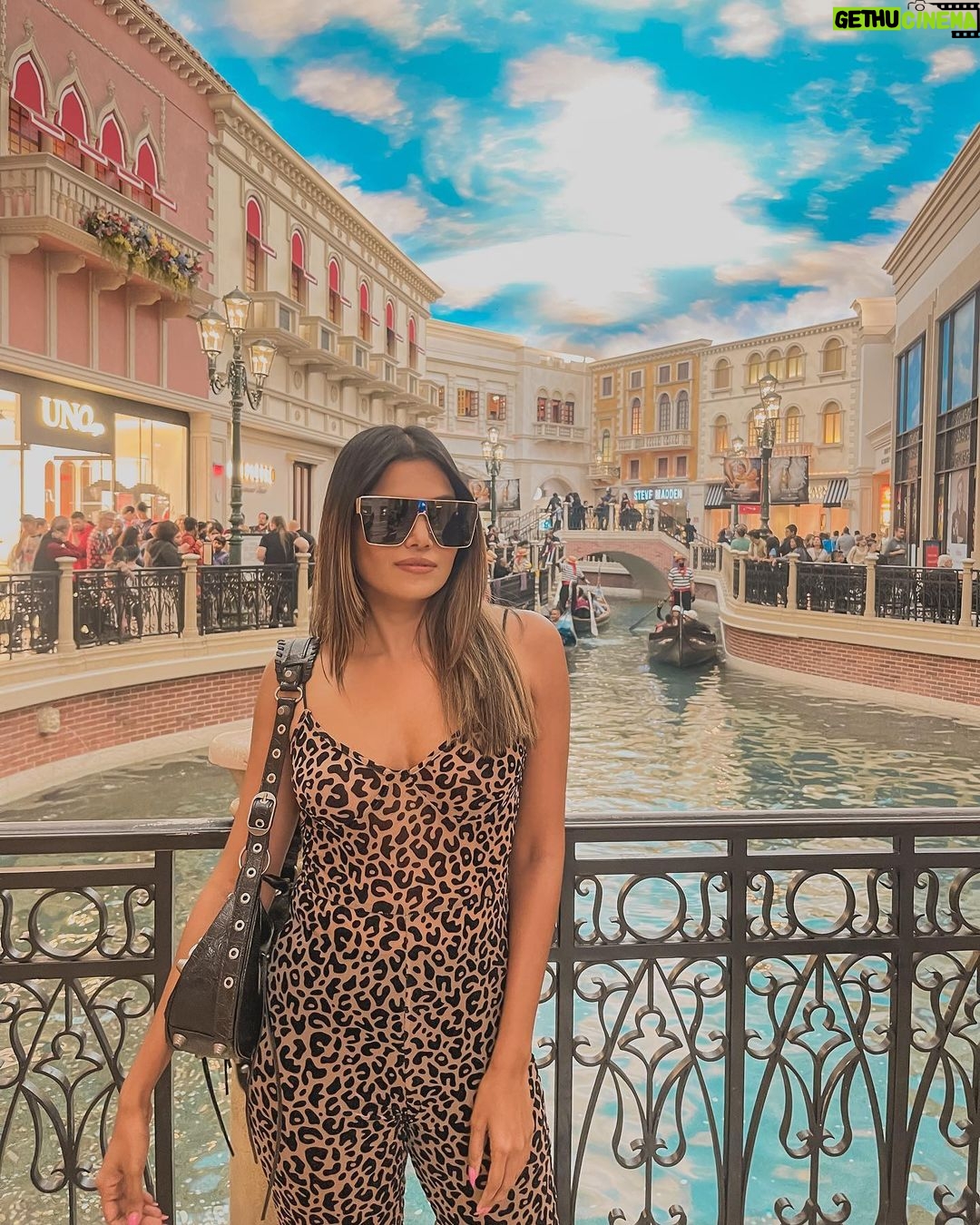 Dimpi Sanghvi Instagram - Good girls go to Heaven, bad girls go to Vegas ๐ . . . #dimpitraveldiaries #travelreels #America #Christmas2022 #NewYears2022 #Winter #LasVegas #Nevada #December #Holidays #WinterIshere #Houses #bluesky #ootdfashion #indiantravelblogger #LuxuryWorldTraveler #LuxuryTravelBlogger #LuxuryLifestyle #LuxuryFashion #mumbaibloggers #IndianFemaleBloggers #Travelgoals #FashionBlogger #LifestyleBlogger #TravelBlogger #indianinfluencer #blackleatherdress #cheerahonesie #cheetahprint #jumpsuit Las Vegas, Nevada