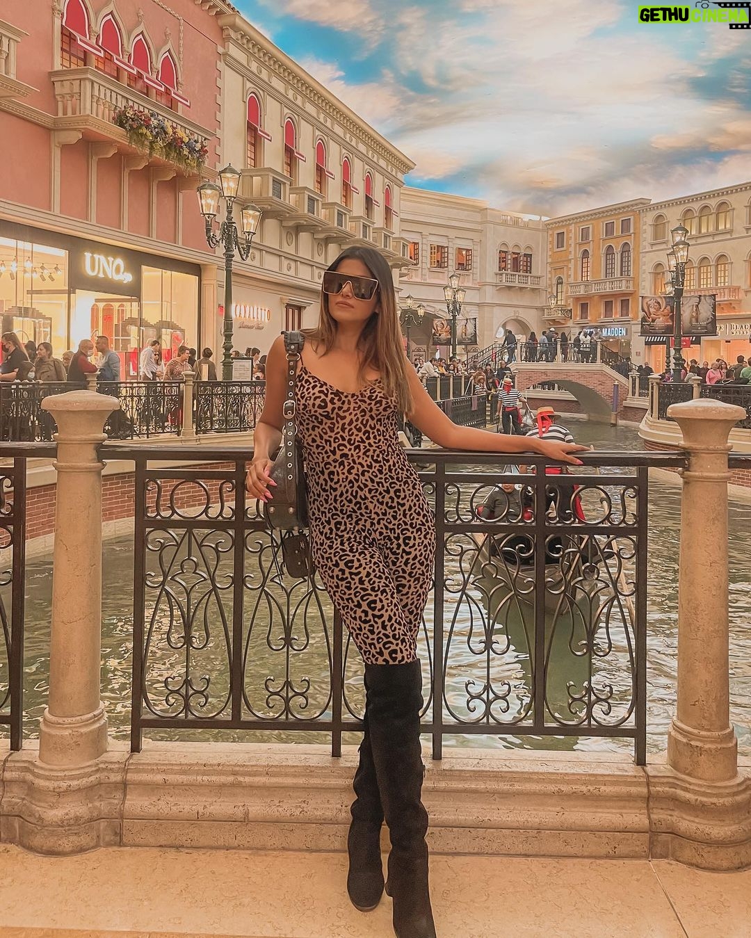 Dimpi Sanghvi Instagram - Good girls go to Heaven, bad girls go to Vegas ๐ . . . #dimpitraveldiaries #travelreels #America #Christmas2022 #NewYears2022 #Winter #LasVegas #Nevada #December #Holidays #WinterIshere #Houses #bluesky #ootdfashion #indiantravelblogger #LuxuryWorldTraveler #LuxuryTravelBlogger #LuxuryLifestyle #LuxuryFashion #mumbaibloggers #IndianFemaleBloggers #Travelgoals #FashionBlogger #LifestyleBlogger #TravelBlogger #indianinfluencer #blackleatherdress #cheerahonesie #cheetahprint #jumpsuit Las Vegas, Nevada