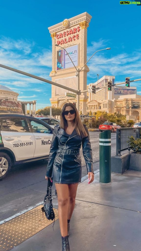 Dimpi Sanghvi Instagram - Cause girls is players too😉😘 📍- Palazzo the Venetian, Las Vegas . #dimpitraveldiaries #travelreels #America #Christmas2022 #NewYears2022 #Winter #LasVegas #Nevada #December #Holidays #WinterIshere #Houses #bluesky #ootdfashion #indiantravelblogger #LuxuryWorldTraveler #LuxuryTravelBlogger #LuxuryLifestyle #LuxuryFashion #mumbaibloggers #IndianFemaleBloggers #Travelgoals #FashionBlogger #LifestyleBlogger #TravelBlogger #indianinfluencer #blackleatherdress #leatherdress Las Vegas, Nevada