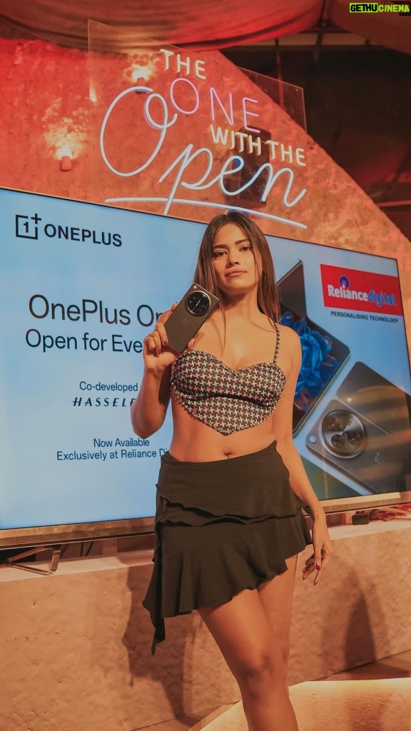 Dimpi Sanghvi Instagram - Enhance your smartphone experience with the OnePlus Open, available exclusively at the Reliance Digital store. Benefit from the guidance of tech experts in-store, gaining a comprehensive understanding of the device’s features and functionalities.Visit your nearest Reliance Digital store & get your OnePlus Open today ❤️ #RelianceDigitalXOnePlus #Ad #DimpiSanghvi @oneplus_india @reliance_digital