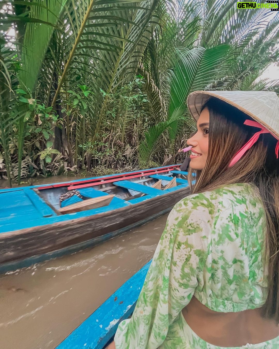 Dimpi Sanghvi Instagram - Vietnam Views 🚤🍃 Beautiful day exploring Vietnam countryside - music, food, culture & at the end taking a rowing boat ride on Mekong Delta River. Oh & did I forget to tell you that Vietnamese people are the sweetest. Watch my video in the end to actually see it 🥰 #dimpitraveldiaries #vietnam #hochiminh #dimpisanghvi #indiantravelinfluencers #globetrotter #mekong
