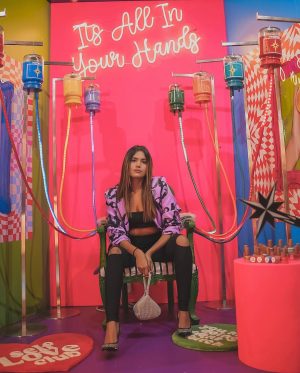 Dimpi Sanghvi Instagram - Some fun moments from @cosmoprofindia 🍭❤️

Had a ball visiting different beauty brand booths & creating content with my fellow creators.

#cosmoprof #dimpisanghvi #mumbaibeautybloggers #beautyexhibition #jioconventioncentre