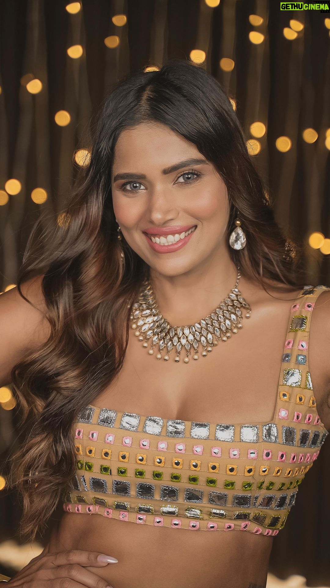 Dimpi Sanghvi Instagram - Nykaa Grand Festive Sale is Live 💥 with upto 50% off and here are the products you NEED for a Festive Glow under 2000 - ✨Neutrogena Hydro Boost Hyaluronic Acid Nourishing Cream ✨Swiss Beauty Liquid Concealer (02 Sand Sanble) ✨L’Oreal Paris Infallible 24H Fresh Wear Foundation in a Powder (200 Golden Sand) ✨Maybelline New York Fit Me Blush (50 Revolutionary) ✨Nykaa Lipstick (Let is snooze) ✨Renee Cosmetics Red Noir You just cannot miss on these grand deals! Go shop now from @mynykaa #NykaaGrandFestiveSale2023 #DimpiSanghvi #festivemakeup #makeup #beauty #festivelook #ad #paidpartnership