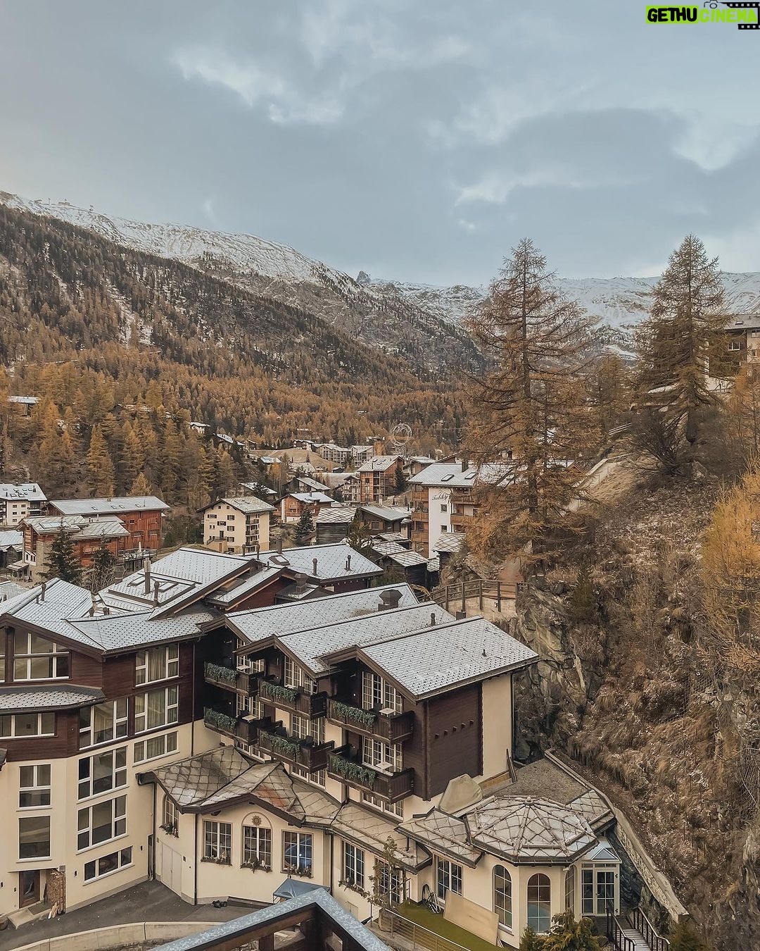 Dimpi Sanghvi Instagram - A huge thanks to @airbnb for this incredible stay in Zermatt, Switzerland 🤎❄️ Staying at La Vue Luxury Apartment, it is extremely gorgeous, luxurious & has made my dream of living in a wooden cottage on the snow clad mountain come true. It’s a 3 bedroom apartment with a bathtub right next to the bed. Can you believe that??? Also the host is very friendly & has made our stay very comfortable. Love you @airbnb 😘😘 Wearing this cute dress from @urbanic_in #airbnb #dimpitraveldiaries #zermatt #switzerland #dimpisanghvi #hosted #travelinfluencer #indiantravelinfluencers #travel #switzerland🇨🇭 #switzerland_vacations #switzerland_destinations #bestairbnb #mumbaitravelinfluencer
