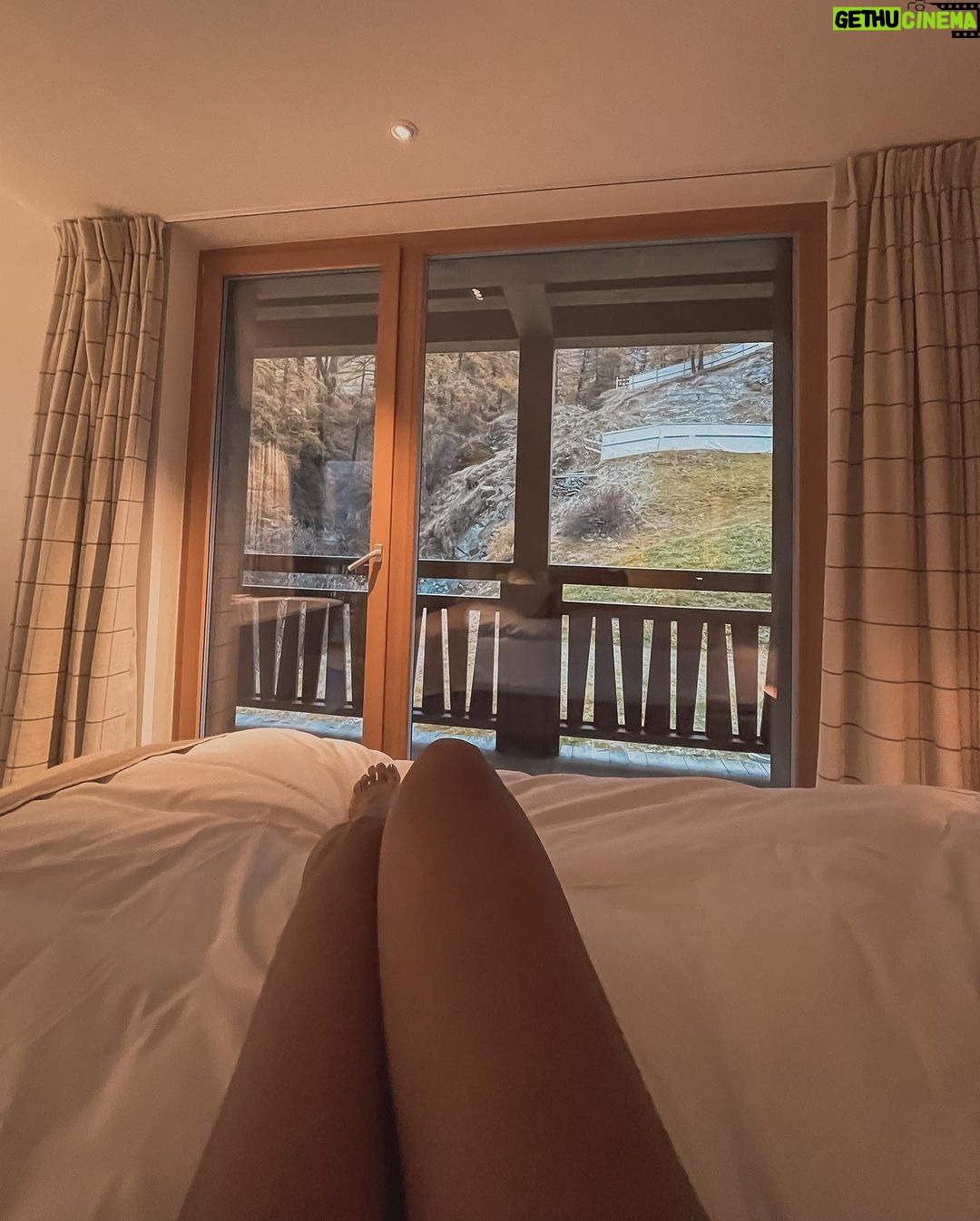 Dimpi Sanghvi Instagram - A huge thanks to @airbnb for this incredible stay in Zermatt, Switzerland 🤎❄️ Staying at La Vue Luxury Apartment, it is extremely gorgeous, luxurious & has made my dream of living in a wooden cottage on the snow clad mountain come true. It’s a 3 bedroom apartment with a bathtub right next to the bed. Can you believe that??? Also the host is very friendly & has made our stay very comfortable. Love you @airbnb 😘😘 Wearing this cute dress from @urbanic_in #airbnb #dimpitraveldiaries #zermatt #switzerland #dimpisanghvi #hosted #travelinfluencer #indiantravelinfluencers #travel #switzerland🇨🇭 #switzerland_vacations #switzerland_destinations #bestairbnb #mumbaitravelinfluencer