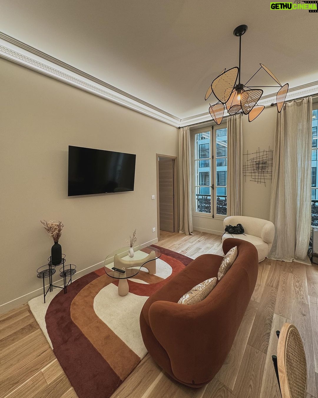 Dimpi Sanghvi Instagram - Embrace the charm of Parisian living at my @airbnb β where every corner tells a story, and every window opens up to a view of enchantment. My home away from home in the heart of Paris! π«π·β¨ #ParisianHideaway #AirbnbExperience #CityOfLights #DimpiTravelDiaries #IndianLuxuryLifestyleInfluencers #LuxuryLifestyleInfluencers #Paris #Travel #WinterFashion #MumbaiLuxuryLifestyleInfluencers #ChampsElysees #Airbnb #IndianTravelInfluencers Paris, France