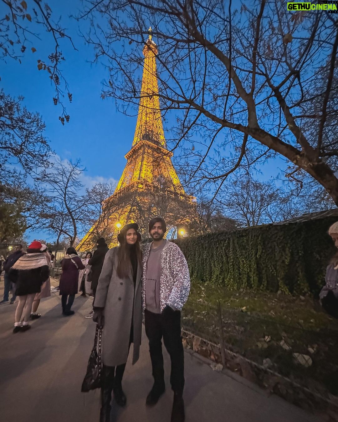 Dimpi Sanghvi Instagram - Paris, je t'aime π Wearing this chic outfit from @urbanic_in π #dimpisanghvi #paris #france #indiantravelinfluencer #indiantravelinfluencers #travel #indianluxuryinfluencer #luxurytravel #travelinfluencers #globaltravelinfluencers #travelyoutuber #theoffbeatcouple Paris, France