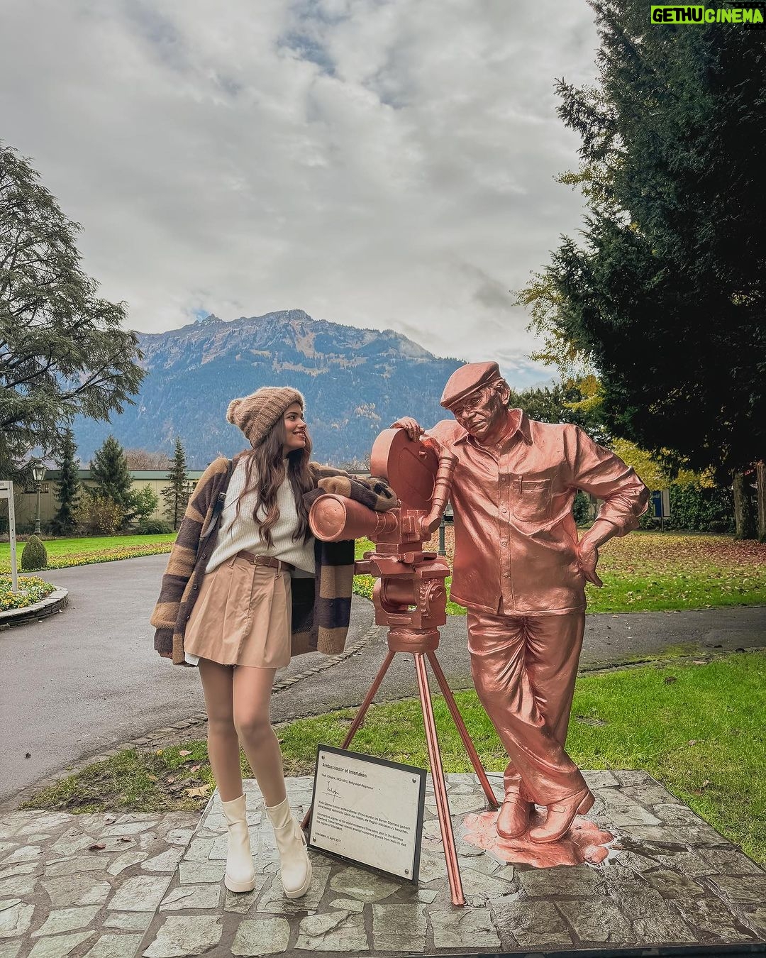 Dimpi Sanghvi Instagram - Postcards from Switzerland 🍁 #switzerland #dimpitraveldiaries #dimpisanghvi #interlaken #indiantravelinfluencers #indianlifestyleinfluencers #winter #winterfashion #winterwonderland #winteroutfit #mumbailifestyleinfluencers #mumbailuxurylifestyleinfluencers Interlaken, Switzerland