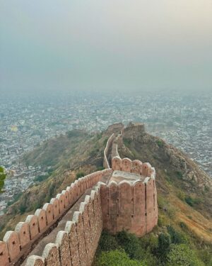 Dimple Biscuitwala Instagram - Feeling Each and every frame 🖼️🫶🏻
#jaipur #amerfort #nahargarhfort #dimplebiscuitwala #traveldiaries #jaipurdiaries #pinkcity