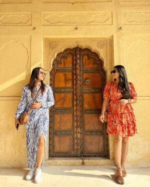 Dimple Biscuitwala Instagram - Feeling Each and every frame 🖼️🫶🏻
#jaipur #amerfort #nahargarhfort #dimplebiscuitwala #traveldiaries #jaipurdiaries #pinkcity