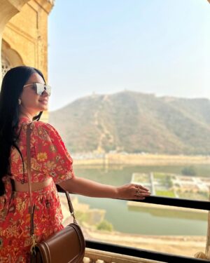 Dimple Biscuitwala Instagram - Feeling Each and every frame 🖼️🫶🏻
#jaipur #amerfort #nahargarhfort #dimplebiscuitwala #traveldiaries #jaipurdiaries #pinkcity