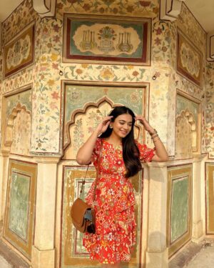 Dimple Biscuitwala Instagram - Feeling Each and every frame 🖼️🫶🏻
#jaipur #amerfort #nahargarhfort #dimplebiscuitwala #traveldiaries #jaipurdiaries #pinkcity