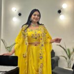 Dimple Biscuitwala Instagram – Radiant moments☀️✨
.
Jewellery by @thejewelstudiio 
Wearing @mangalyam_ahmedabad 
Styled by @style_by_mita 
.
#dimplebiscuitwalalive #showtime #shownight #sangeetnight