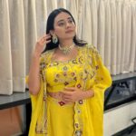 Dimple Biscuitwala Instagram – Radiant moments☀️✨
.
Jewellery by @thejewelstudiio 
Wearing @mangalyam_ahmedabad 
Styled by @style_by_mita 
.
#dimplebiscuitwalalive #showtime #shownight #sangeetnight