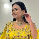 Dimple Biscuitwala Instagram – Radiant moments☀️✨
.
Jewellery by @thejewelstudiio 
Wearing @mangalyam_ahmedabad 
Styled by @style_by_mita 
.
#dimplebiscuitwalalive #showtime #shownight #sangeetnight