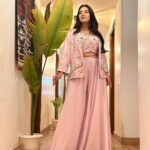 Dimple Biscuitwala Instagram – Simplicity speaks with splendour 🌸
.
Wearing @mangalyam_ahmedabad 
Styled by @style_by_mita 
Jewellery by @thejewelstudiio 
.
#showtime #showready #dimplebiscuitwalalive