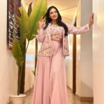 Dimple Biscuitwala Instagram – Simplicity speaks with splendour 🌸
.
Wearing @mangalyam_ahmedabad 
Styled by @style_by_mita 
Jewellery by @thejewelstudiio 
.
#showtime #showready #dimplebiscuitwalalive