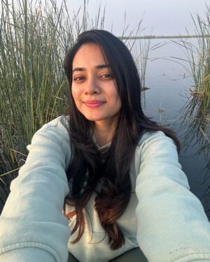 Dimple Biscuitwala Instagram - Nature’s silent symphony, a refreshing serenade for the soul☀️ #SunriseMagic #blissfulmoments #naturelove #nalsarovar #nalsaroverbirdsanctuary