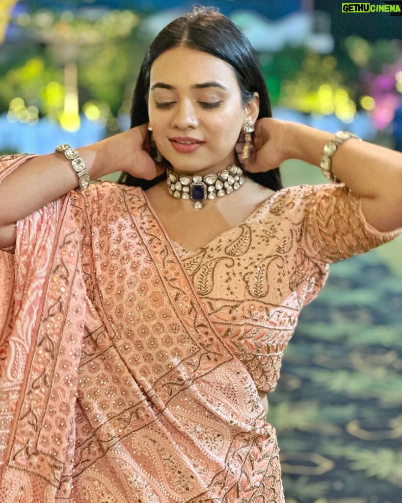 Dimple Biscuitwala Instagram - 🧡✨#showready #sangeetnight #dimplebiscuitwalalive . Wearing @aasvi_by_sheetalchandel Jewellery by @thejewelstudiio Styled by @style_by_mita