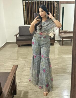 Dimple Biscuitwala Instagram - Showready in @littleluxurylandofficial 🌸
.
#rajkot #sangeetnight #dimplebiscuitwala