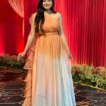 Dimple Biscuitwala Instagram – 🧡✨ #showready 
Wearing @roset.96 
Jewellery by @thejewelstudiio 
Hair by @headshotsalons 
Styled by @style_by_mita