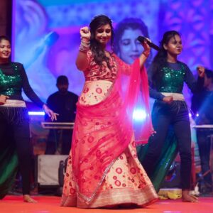 Dipti Rekha Padhi Instagram - 😊❤️Bhubaneshwar Balijtra😊❤️

#diptirekhaliveconcert #😊😊😊 #bhubaneswar #balijtra #❤️❤️❤️

👗@soulbyindian
Pic- @akshayafilms