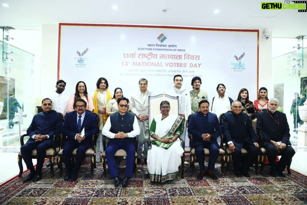 Dipti Rekha Padhi Instagram - The Precious Group Picture with the Honourable President of India Smt. Droupadi Murmu Mam🙏🏻❤️ . . #electioncommissionofindia #mainbharathoon