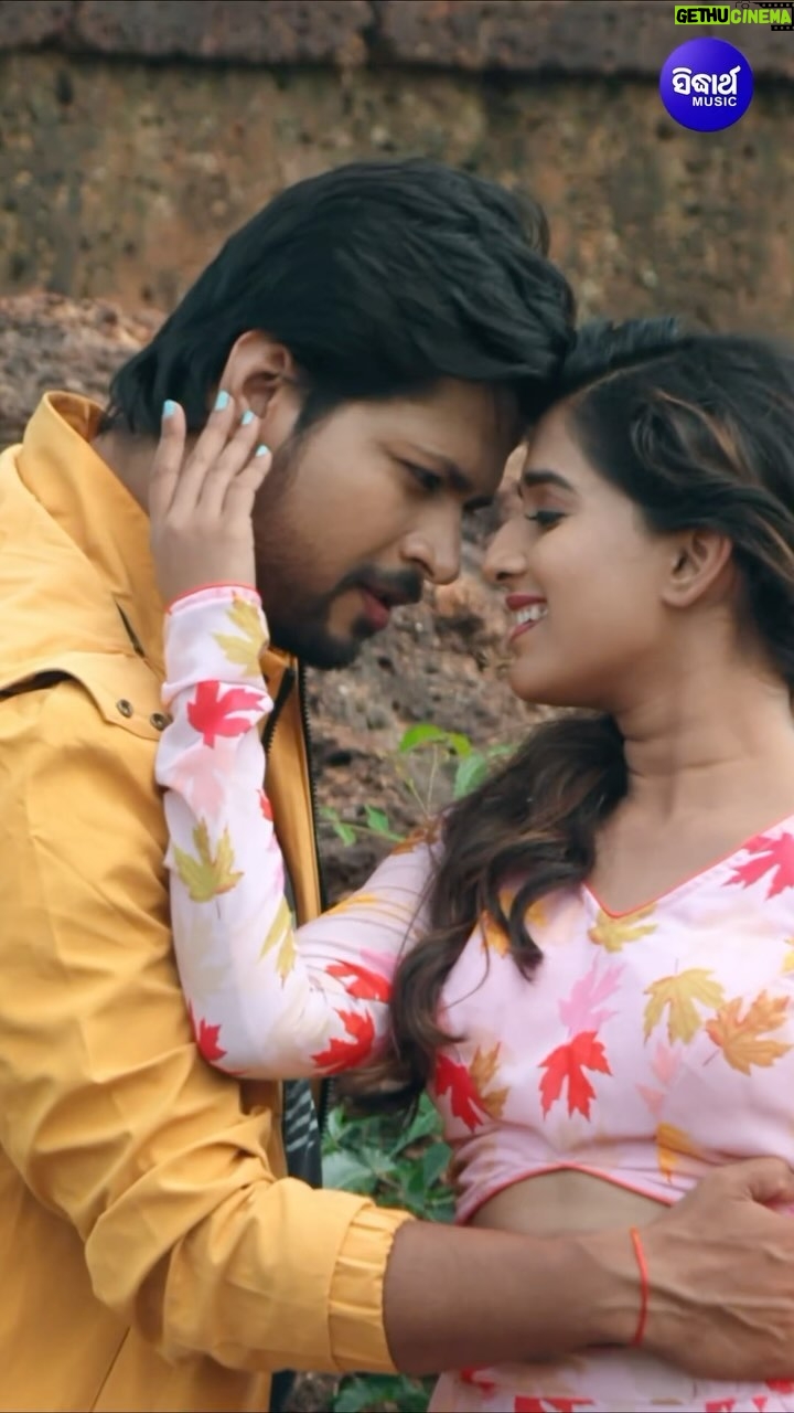 Dipti Rekha Padhi Instagram - When two hearts meet, it’s like a melody, and all you can say is ‘Dil Kare Feel'. The SONG is out now Sidharth Music's YouTube Channel.💖✨ #DilKareFeel #KemitiBhulibiMun #SidharthMusic #SidharthTV #Deepak #Divya #SidharthBhakti #SidharthGold #JayJagannathTV #SidharthFM #SidharthTVNetwork
